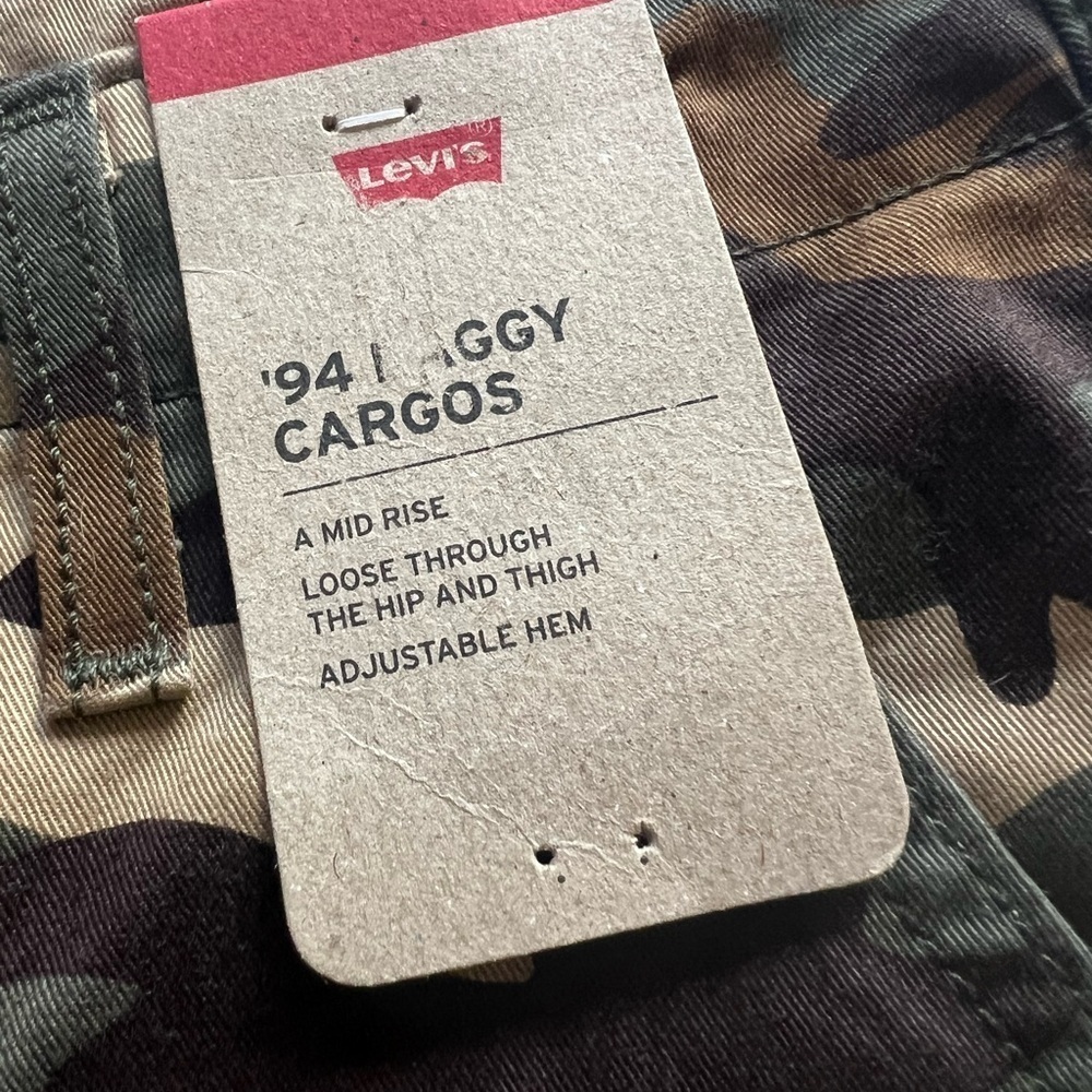 NWT Women's Levis 94 Baggy Cargo Pants 26x30 Camouflage Mid-Rise Wide Leg - Picture 10 of 14